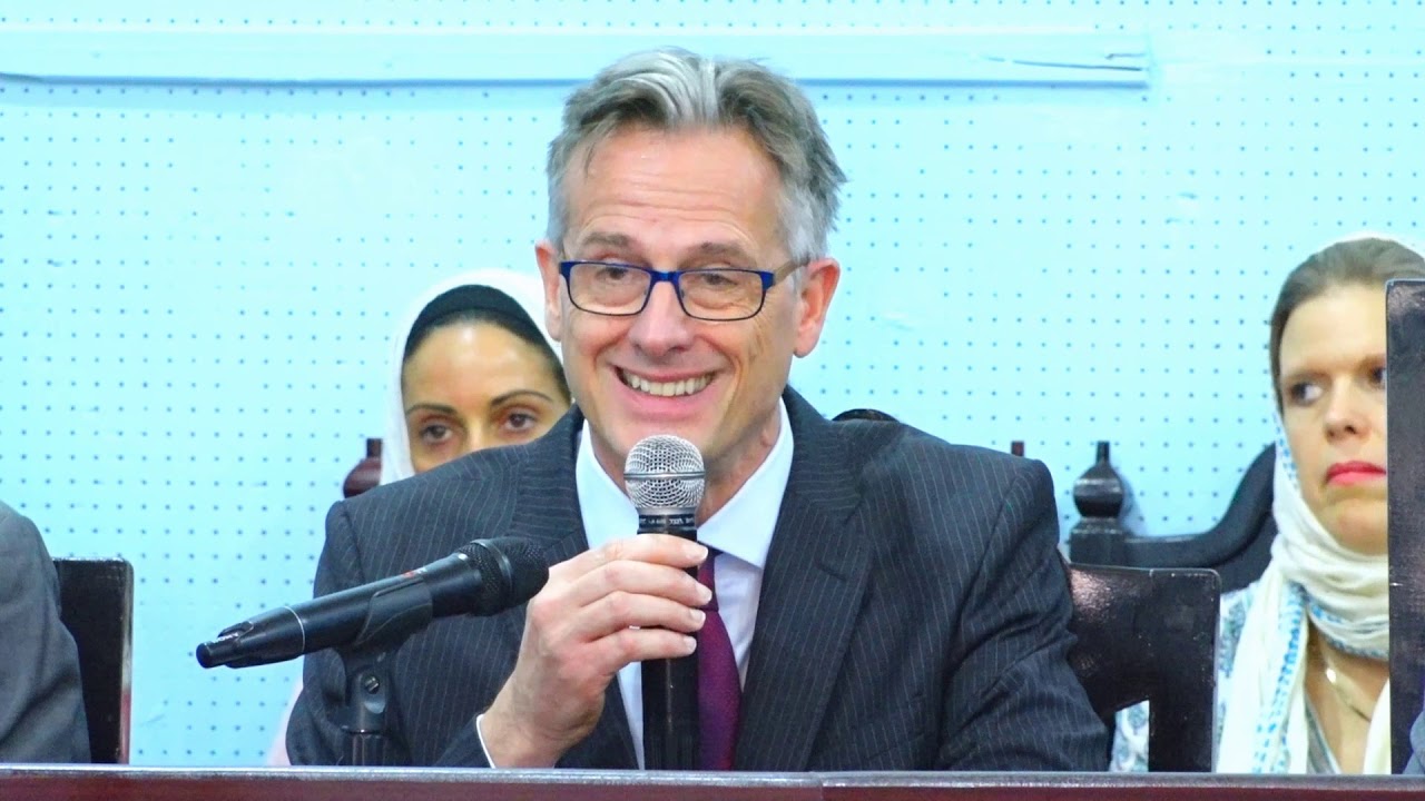Daawo Amb David Concar oo ka hadlay Mashaariicda ay ka taageereen Maxkamada Sare