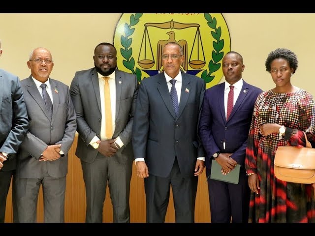 Daawo Madaxweynaha Jamhuuriyadda Somaliland oo Kulan La Qaatay Xildhibaanno iyo Masuuliyiin Ka tirsan Dawladda Uganda