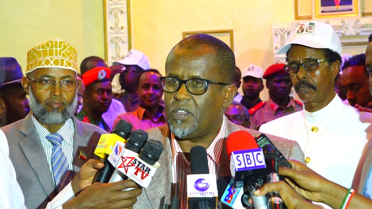 Daawo “madaxweyne ku-xigeenkii ummadiisa uga faa’ideeyay fursadaas, waxa uu u badalay fursad, xajkiina xaajo ayuu raaciyay ” Siyaasi Duur