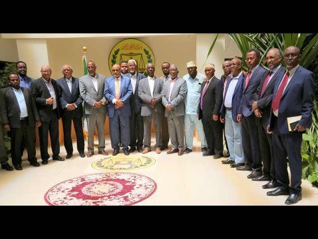Daawo Wasiir Khaliil “Madaxweynuhu wuu balan qaaday inu saxo wixii qalad ah ee shareecada ka hor imanaya”