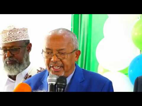 Daawo Madaxweyne ku xigeenka oo ka qayb galay munaasabad ay 250 arday kaga qalin-jebinayeen Jaamacadda Islaamiga ah ee Beder