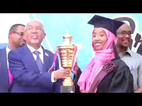 Daawo Madaxweyne ku xigeenka oo khudbad ka jeediyey Qalin-jebinta Jaamacadda Admas shahaadooyin iyo koobabna gudoonsiiyey qaarka mida Ardayda