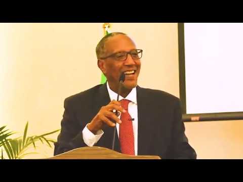 Daawo “Waxa Ilaahay mahaddii ah in ballantii iyo lacagteedii fushay oo la bilaabay dekeddii Berbera, maanta dekeddii waa la bilaabay hawsheediina way socotaa 400M (Afartii boqol ee mitir-na) ee dekeddana waa la dhammayn doonaa insha Allah laba sano gudahood”