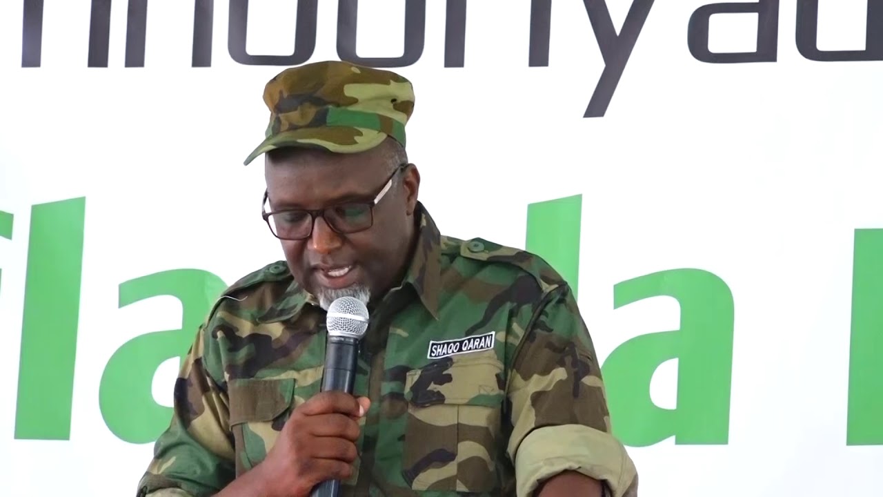 Daawo “Maanta waa maalin weyn oo taariikhda qaranka kamid noqotay oo ay inoo hirgashay himilo uu madaxweynaheennu horseed inoogu ahaa oo aynnu hananay hammigii fogaa, soona noolaysay curfigii ahaa maxaad taqaan oo saaxadda ka saaray ayaad taqaan. Waa maalin aynnu haloosiyeyno hayaanka horumarka dhallinyarteenna.” Agaasimaha Shaqo Qaran