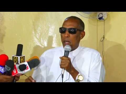 Daawo Madaxweynaha Somaliland Salaadda roob-doonta kala qayb-galay boqolaal shacab ah oo ku tukaday Masjid-jaamaca magaalada Hargeysa