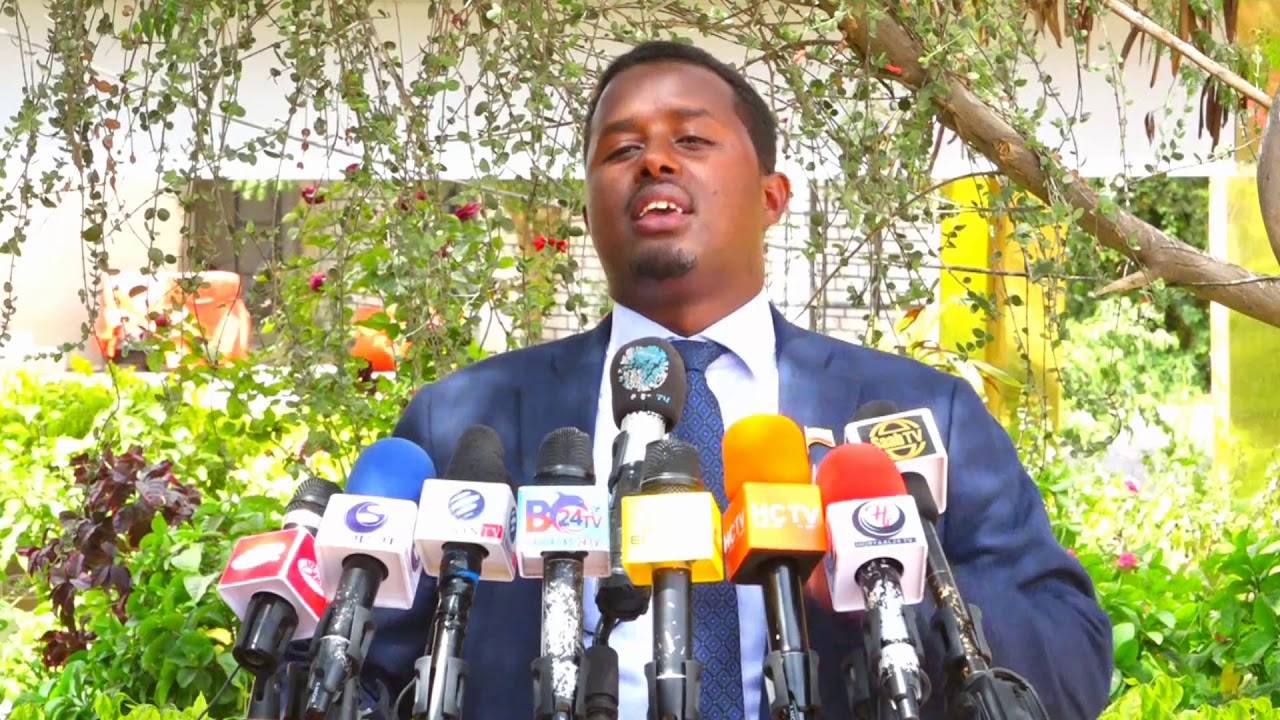 Daawo Ganacsade Axmed Cismaan Geelle waa og-yahay, waanu qirtay in hantida iyo daynta loo sheeganayo lagu leeyahay, Booliska Adduunka ee INTERPOL -na raadinayo.