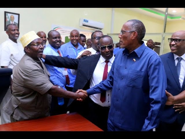 Daawo Madaxweynaha oo kormeeray ballaadhin iyo casriyeyn lagu sameeyey laanta uu Baanka Sland kuna amaanay