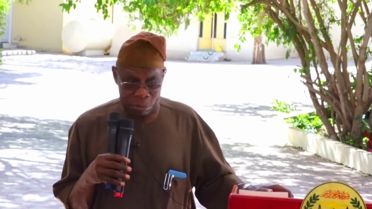 Daawo Madaxweynihii hore ee dalka Neyjeeriya, oo hadal ka jeediyey Hadhimo sharafeedkii Madaxweynuhu u sameeyey, ayaa si weyn uga mahadnaqay horumarka ay Somaliland ku tallaabsatay iyo midnimada ka muuqata qaybaha kala duwan ee Bulshada.