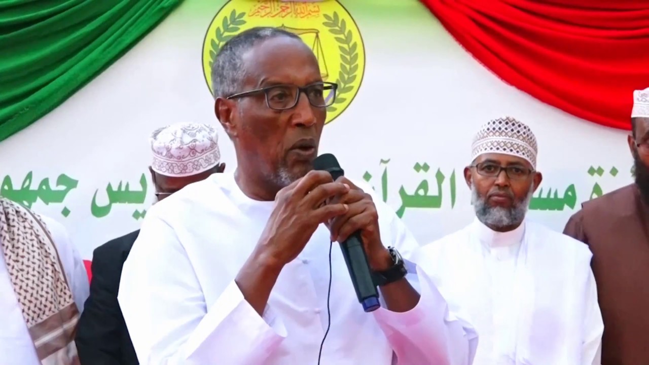 Daawo Madaxweynaha JSL oo xufadii ku guulaystay tartanka bisha ramadan gudoonsiyey hadyado