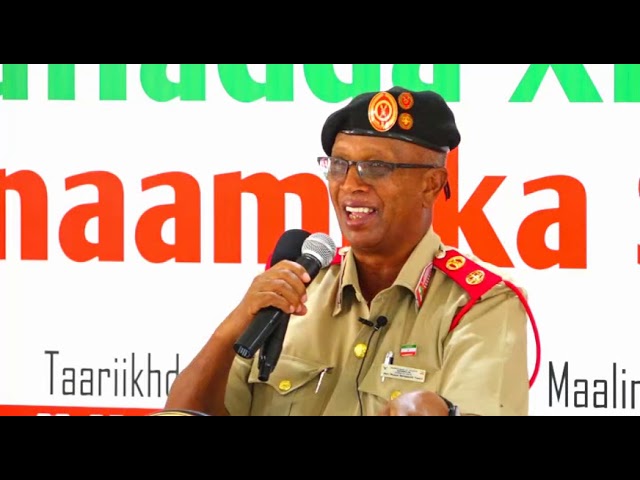Daawo Taliyaha ciidanka qaranka Sareeye Gaas Nuux Taani oo khudbad ka jeediyey munaasibada shaqo qaran