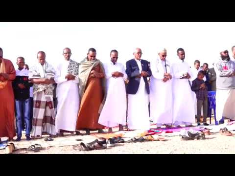 Daawo Madaxweyne Ku xigeenka Somaliland oo dadweynaha Xaafadda Masalaha ee Caasimada Hargeysa salaada Ciidal Fidriga kula Tukaday