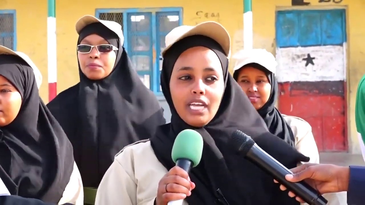 Siday u arkaan dhalinyarada Barnaamujka shaqo qaran oo hawl-galkoodii koowaad ee shaqo qaran Maanta ka bilaabay Dalka