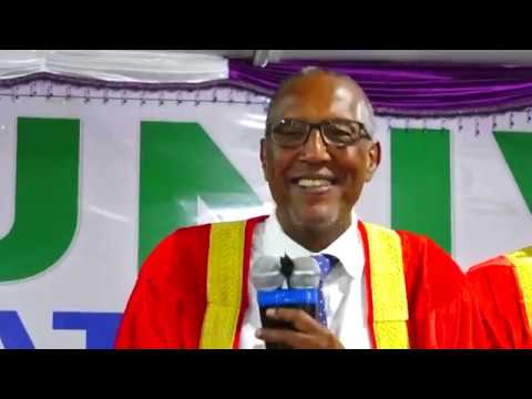 Daawo “Si aynnu horumar u samaynno aqoonyahanka cusub ee aad kamidka tihiin iyo kuwii horeba waa inaynu ku fikirnaa sidee baynnu khilaafaadka u yaraynaa, sidee baa dadkeennu isu aaminaa, sidee baa dadku wuu isku dhacayaaye marka uu is khilaafo loo daaweeyaa,” Madaxweynaha Jamhuuriyadda Somaliland Mudane Muuse Biixi Cabdi.