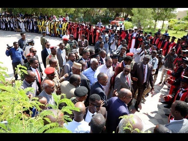 Daawo Muuqaalada soo dhawaynta Burco iyo Qalin-jebinta Ardayda ee ka qaybgalka madaxweynaha