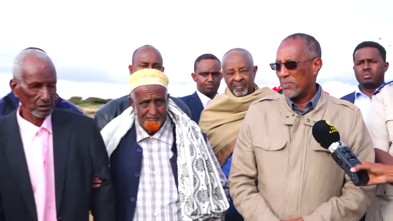 Daawo Madaxweynaha Somaliland Oo Ka Qayb-galay Aas Qaran Oo Loo Sameeyey Qoys Afar Qof Ka Kooban Oo Xalay Wada Geeriyooday Ka Dib Markii Guri Ku Dumay