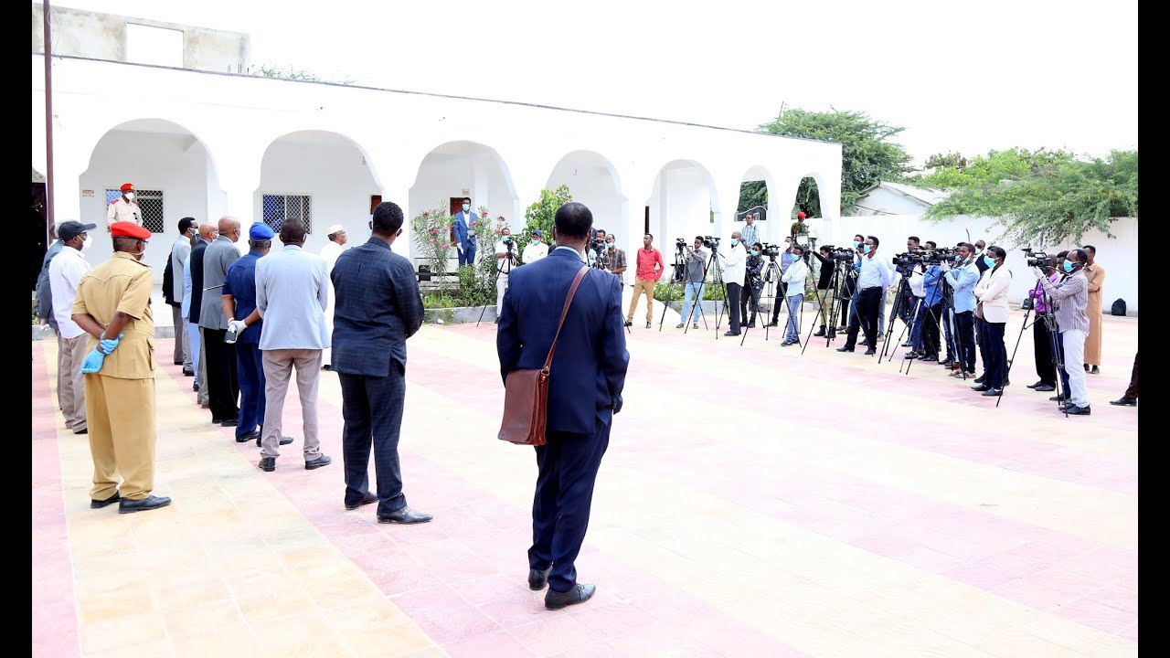 Madaxweynaha Somaliland oo Warbaahinta uga jawaabay Su’aalo ay waydiiyeen
