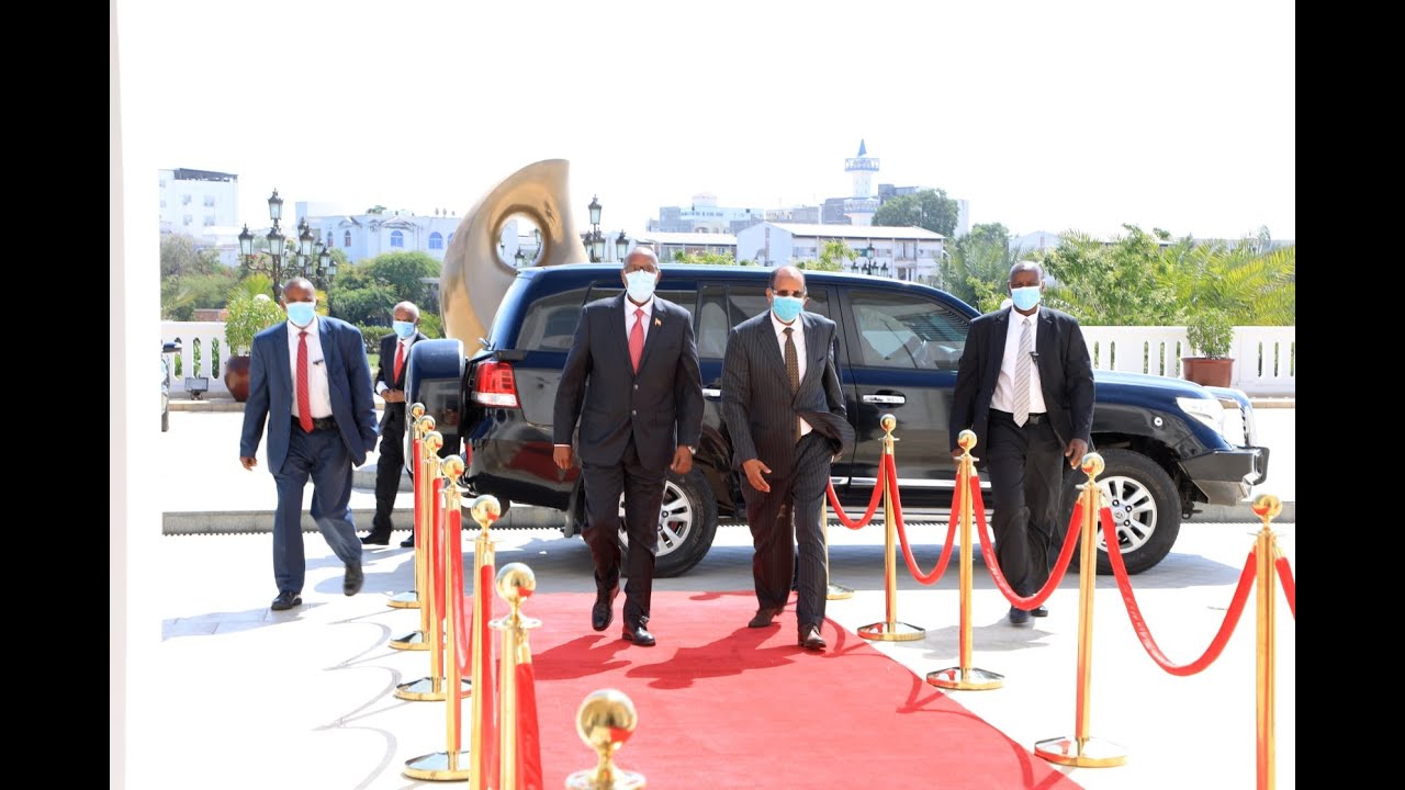 Madaxweynaha JSL Iyo Madaxweynaha Djibouti Oo Kulan Ku Yeeshay Madaxtooyada Jabuuti
