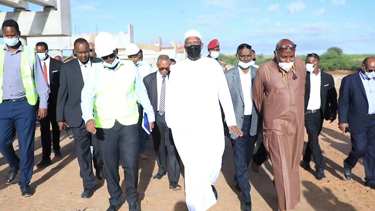 Madaxweynaha JSL oo kormeeray Biriijyada u dhexeeya Berbera iyo Hargeysa kana hadlay muhiimadooda