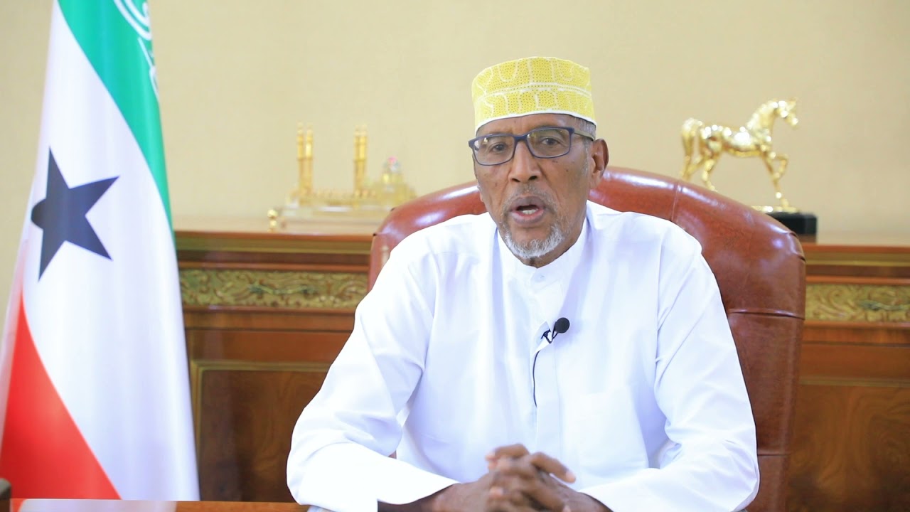 Madaxweynaha Jamhuuriyadda Somaliland Oo Shacabka Ku Hambalyeeyey Munaasibada Ciidal Fidriga Awgeed