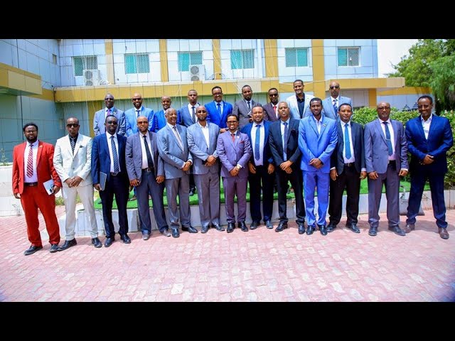 Madaxweynaha JSL Oo Kulan Duco Iyo Dardaaran Ah La Qaatay 17-Ka Mudane Ee Golaha Deegaanka Caasimadda Hargeysa Oo Maanta Maayar Iyo Ku-xigeen Doortay