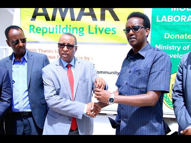 Madaxtooyada Jamhuuriyadda Somaliland Iyo Safaaradda Somaliland Ee Uk Oo Gaadhi Caafimaad Oo Casri Ah Iyo Mid Kale Ku Wareejisay Wasaaradda Horumarinta Caafimaadka