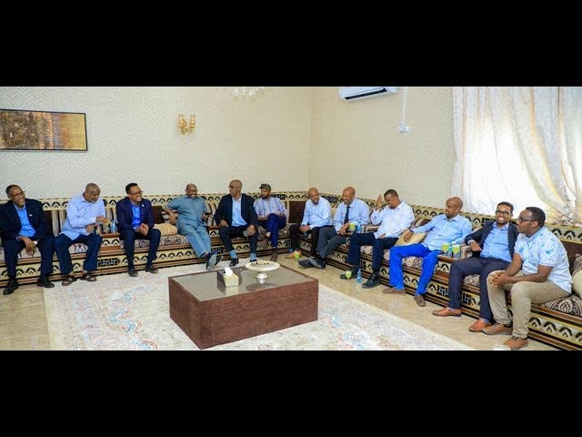 Madaxweynaha Jamhuuriyadda Somaliland Oo Ka Jawaabay Baaqii Cabdikariin Axmed Mooge, Kulanna La Qaatay Isaga Iyo Mudaneyaal Gole Deegaan Oo Uu Hoggaaminayo
