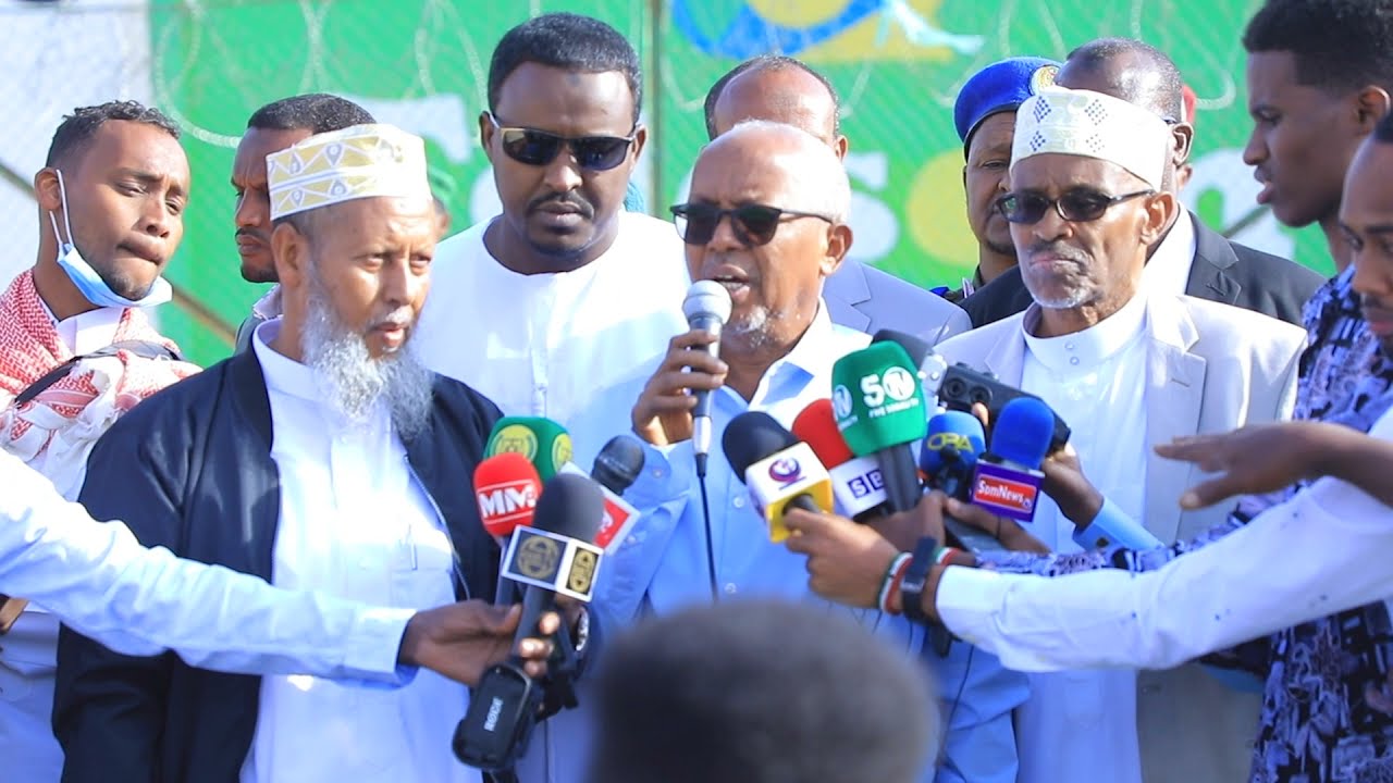 Madaxweyne ku xigeenka Jamhuuriyadda Somaliland oo qaar ka mida shacbiga ku dhaqan caasimada Somaliland ee Hargeysa kula Tukaday garoonka kubbadda Cagta ee Hargeysa Stadium