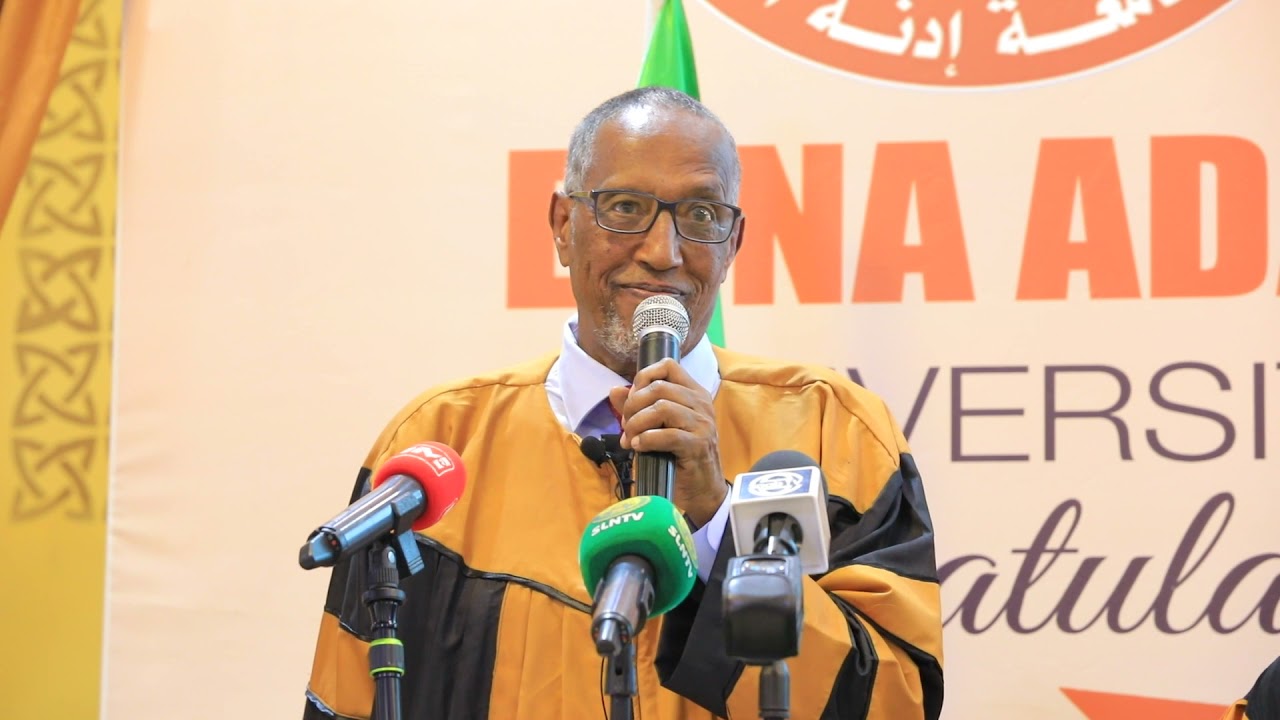 Madaxweynaha Jamhuuriyadda Somaliland Oo Ka Qaybgalay Munaasibad Loo Sameeyey 341 Arday Oo Ka Qalinjebiyey Jaamacadda Edna Aadan