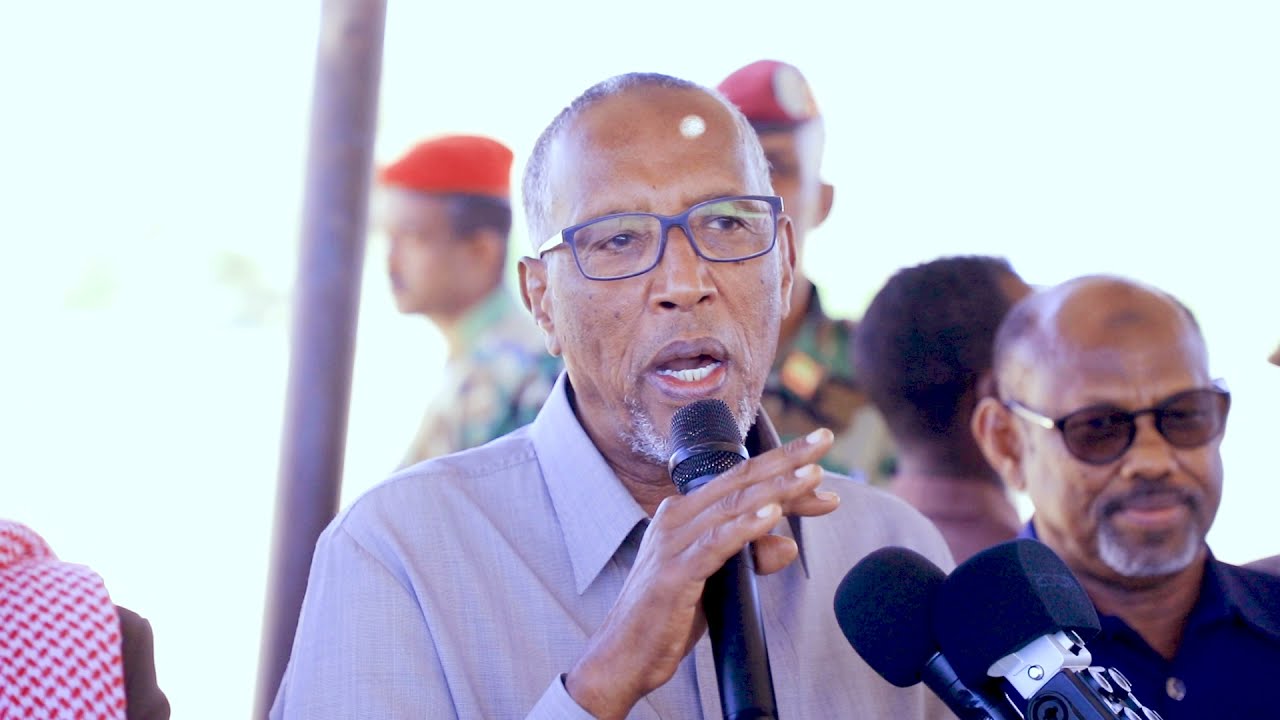 Madaxweynaha Somaliland oo Sheegay In Gobolada Dalka Qaar ka mid ahi Abaari soo foodsaartay, Shacbigana U Duceeyey, Mar uu Ka qaybgalay Aas Qaran oo loo sameeyey Marxuum Cumar Yare