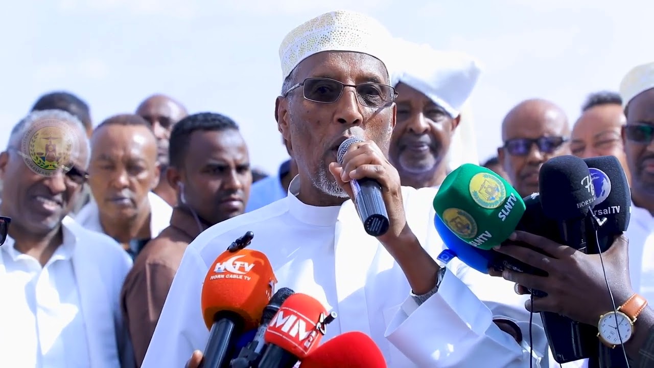 Madaxweynaha Qaranka Somaliland oo ka qaybgalay Aas Qaran oo Hargeysa Loogu Sameeyey Abwaan Hadraawi