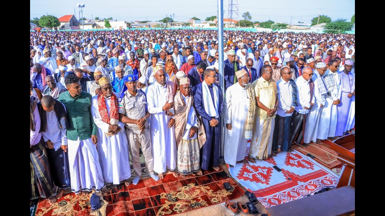 Madaxweyne ku xigeenka Jamhuuriyadda Somaliland, Mudane Cabdiraxmaan Cabdillaahi Ismaaciil (Saylici) oo salaadii Ciidal Adxaha la tukaday shacbiga Gabiley