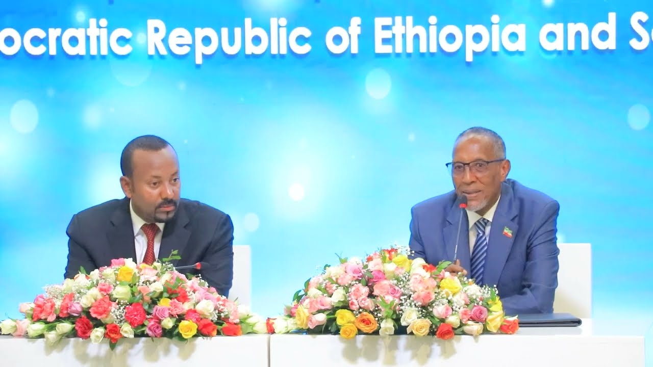 Heshiis Is-fahan oo ay kala Saxeexdeen Madaxweynaha Jamhuuriyadda Somaliland, Mudane Muuse Biixi Cabdi iyo Ra’iisal Wasaaraha Dalka Ethiopia Abiy Ahmed Ali.