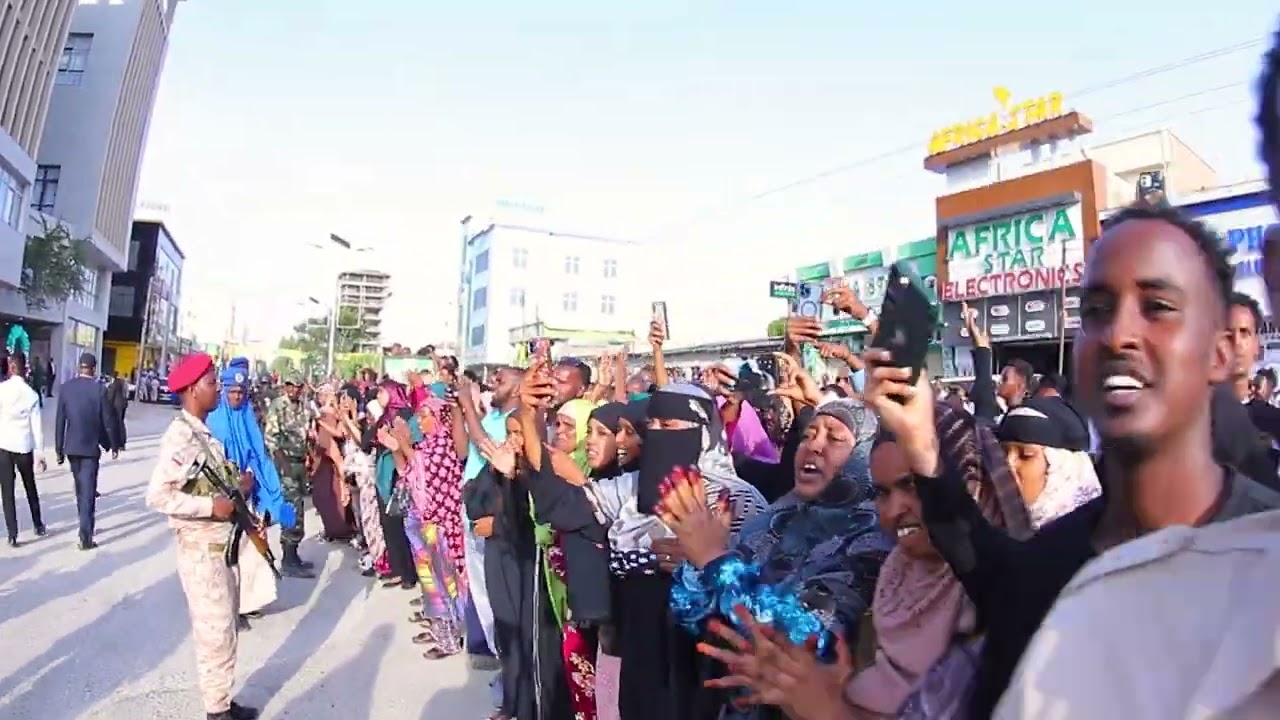 Muuqaalada guud ee Xadhig ka jarka dhismaha  Mad-xafka Qaranka oo uu Madaxweynaha JSL xadhiga ka jaray