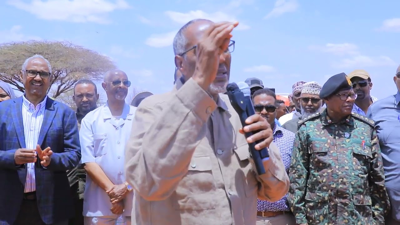 Madaxweynha Qaranka oo Khudbad u jeediyey Ciidamada Qaranka iyo Kuwa Madaniga ah ee Jiidaha Buloodle