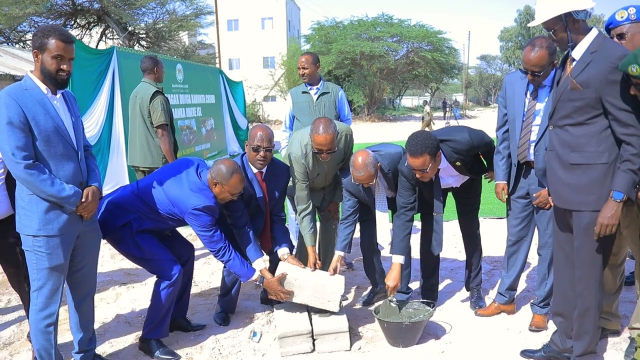 Madaxweynaha Jamhuuriyadda Somaliland Oo Dhagax-Dhigay Xarun Cusub Oo Loo Dhisayo Baanka Dhexe Ee Somaliland