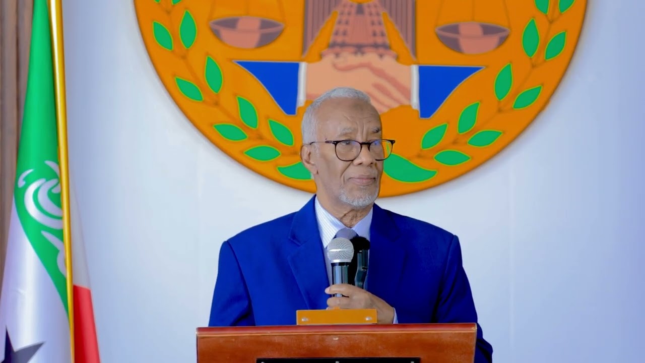 “Casuumaddani waxa ay ka turjumaysaa sida uu madaxweynuhu u qiimaynayo, u tixgelinayo ee talada uga qaybgelinayo golaha wakiillada iyo intiinna kale ee la shaqayn doonta’ Gudoomiyaha Golaha Wakiilladda JSL, Mudane Yaasiin Xaaji Maxamuud Xiir (Faratoon)
