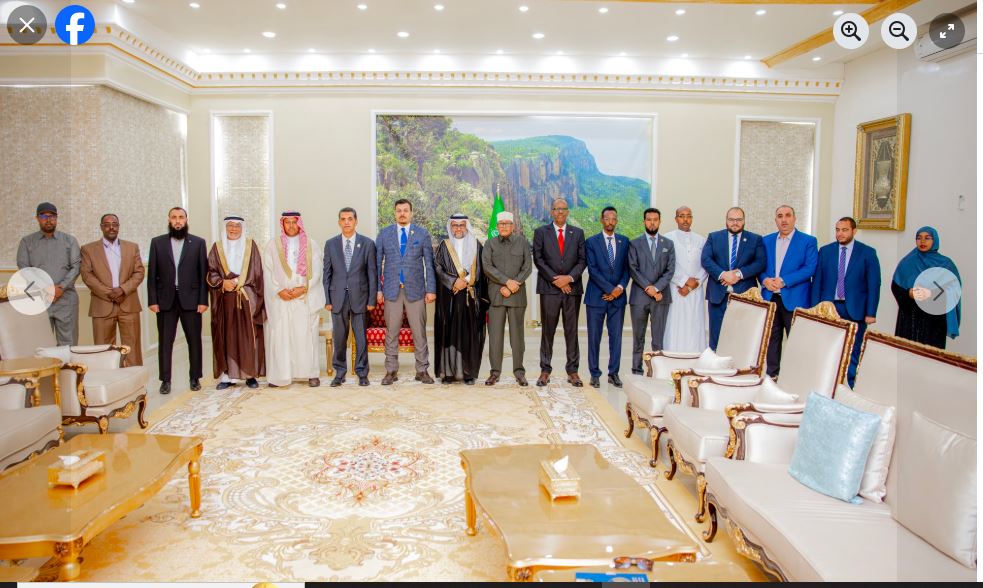 Madaxweynaha Jamhuuriyadda Somaliland Mudane Cabdiraxmaan Maxamed Cabdilaahi (Cirro) ayaa Qasriga Madaxtooyada ku qaabilay wefti ballaadhan oo ka socda Golaha Sare ee Dhaqaalaha Carabta iyo Afrika