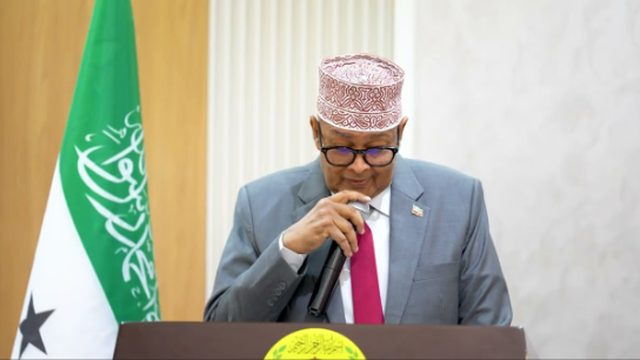 The President announces competitive entrance exams for new civil-service recruits